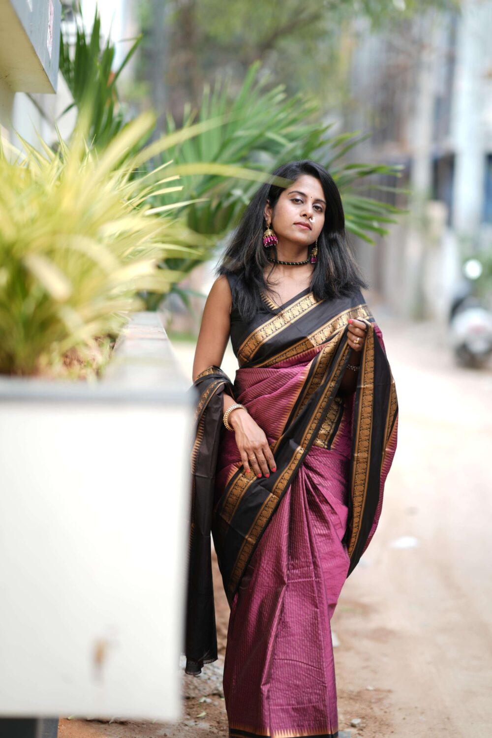 Magenta Gadwal Pattu Saree - Image 2